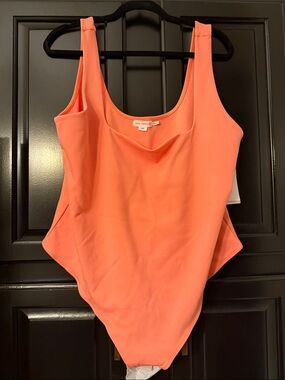 Good American Coral Scoop-Neck Bodysuit